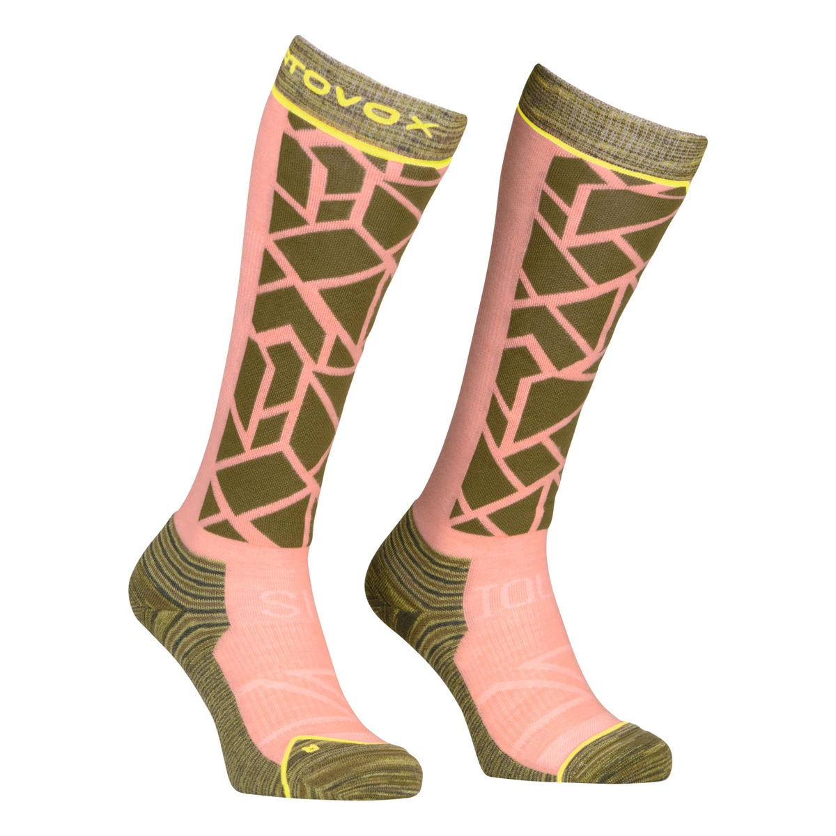 ORTOVOX Ski Tour Comp Long Socks – rosa Skitourensocken mit olivgrünem geometrischem Muster, olivgrünen Fersen und Spitzen und gelben Rändern