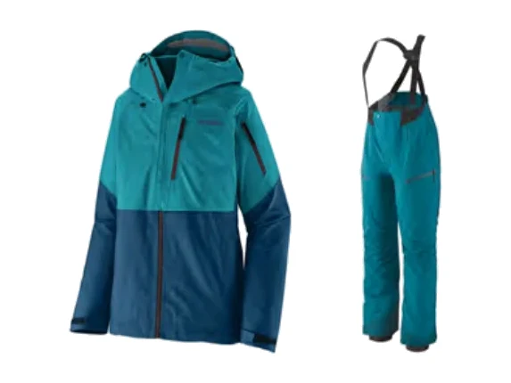 Patagonia Women's Untracked Jacke und Hose in Rot oder Blau – Produktbild einer Skitourenbekleidung
